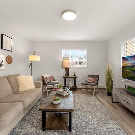Old Town Condo By Library Park Walk Everywhere! Fort Collins Exterior photo